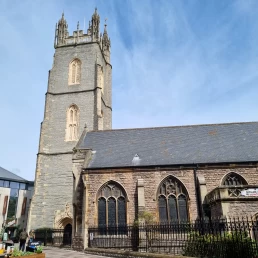 St John The Baptist City Parish Church - Cardiff - País de Gales - Reino Unido