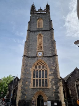 St John The Baptist City Parish Church - Cardiff - País de Gales - Reino Unido